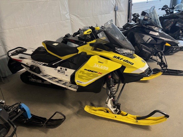 2017 Ski-Doo MXZ 850 X Snowmobile