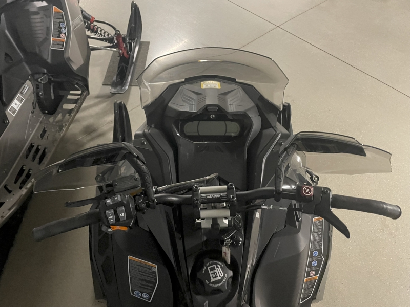 2022 Ski-Doo MXZ 850 Snowmobile