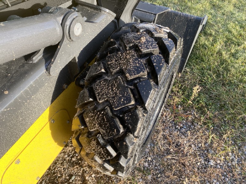 2025 New Holland L320 RG-NA Skid Steer Loader