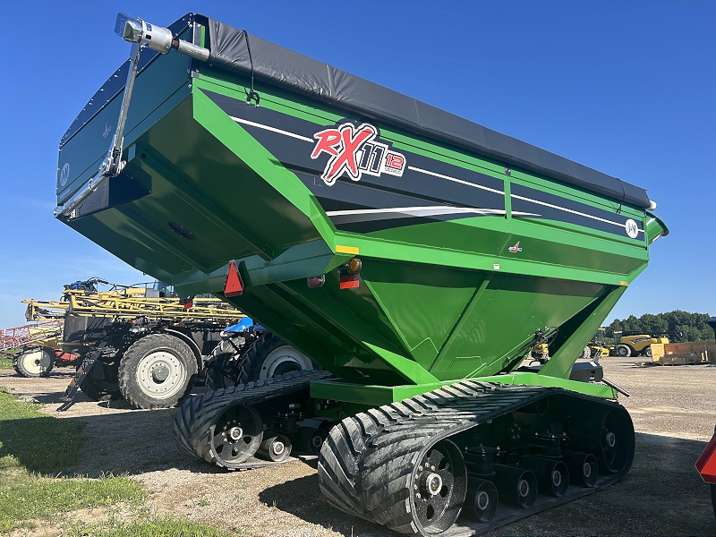 2025 J&M 1112-20T Grain Cart