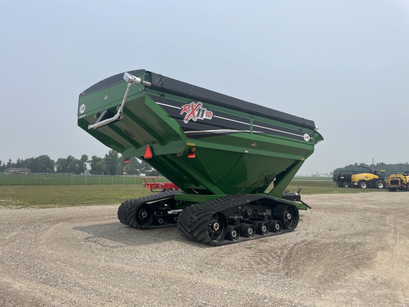 2025 J&M 1112-20T Grain Cart
