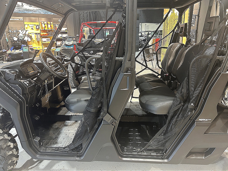 2025 Can-Am 8SSG Side by Side