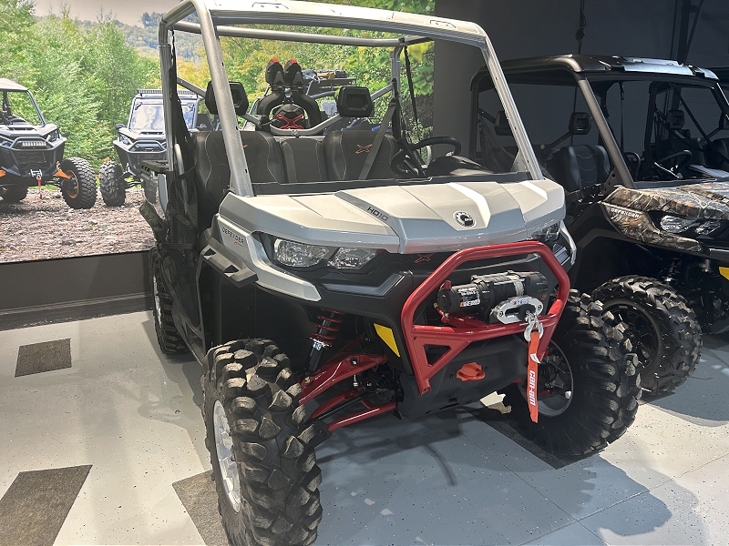 2025 Can-Am 8YSC Side by Side