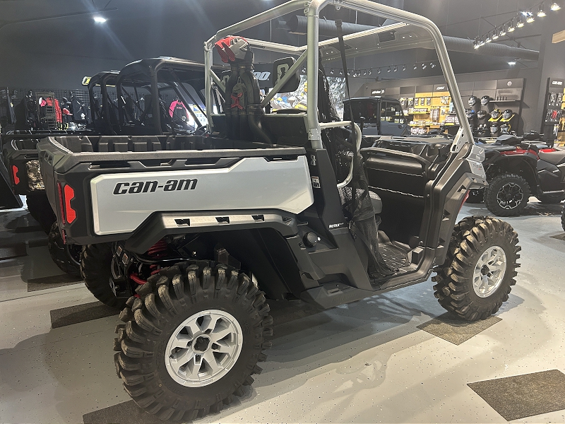 2025 Can-Am 8YSC Side by Side