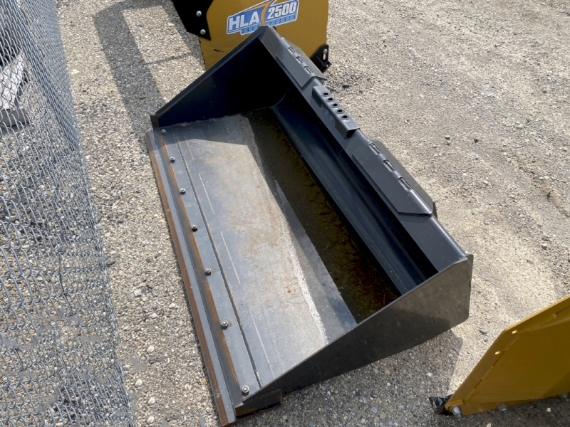2023 CNH 735061016 Bucket