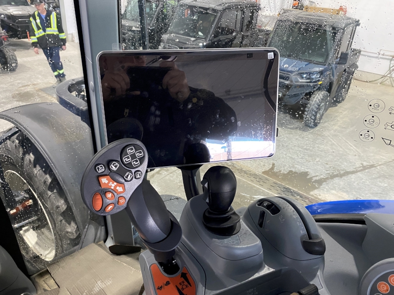 2026 New Holland T7.210 AC Tractor