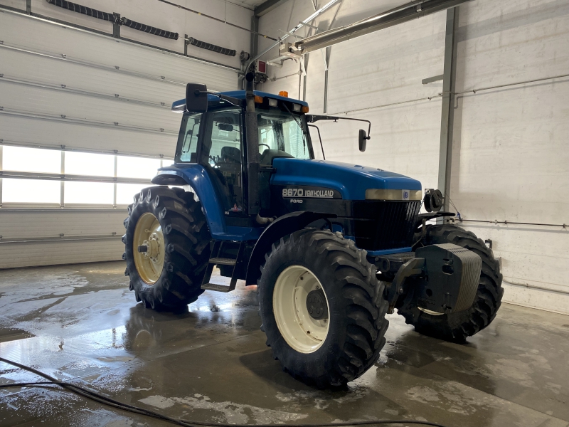 1997 New Holland 8670 Tractor