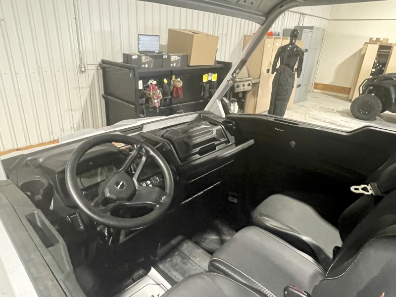 2024 Can-Am 8YRA Side by Side