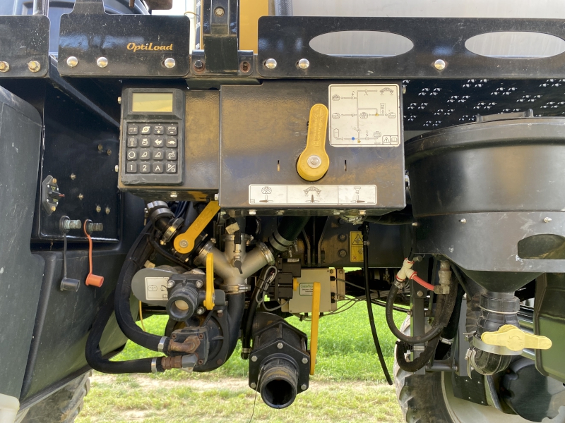 2018 RoGator RG1100C Sprayer/High Clearance