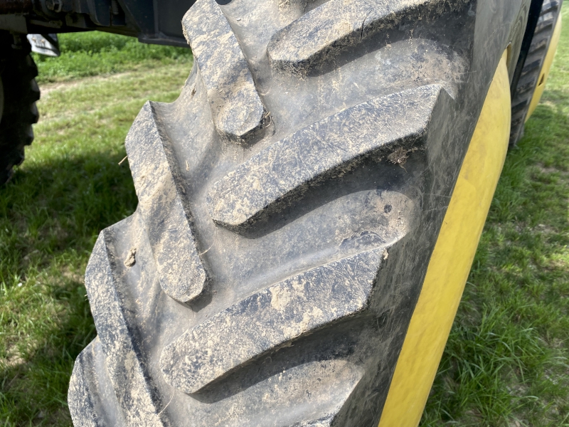 2018 RoGator RG1100C Sprayer/High Clearance