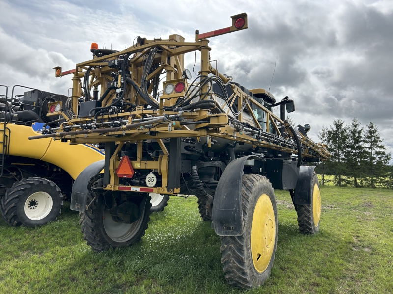 2018 RoGator RG1100C Sprayer/High Clearance