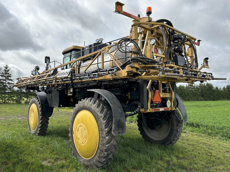 2018 RoGator RG1100C Sprayer/High Clearance