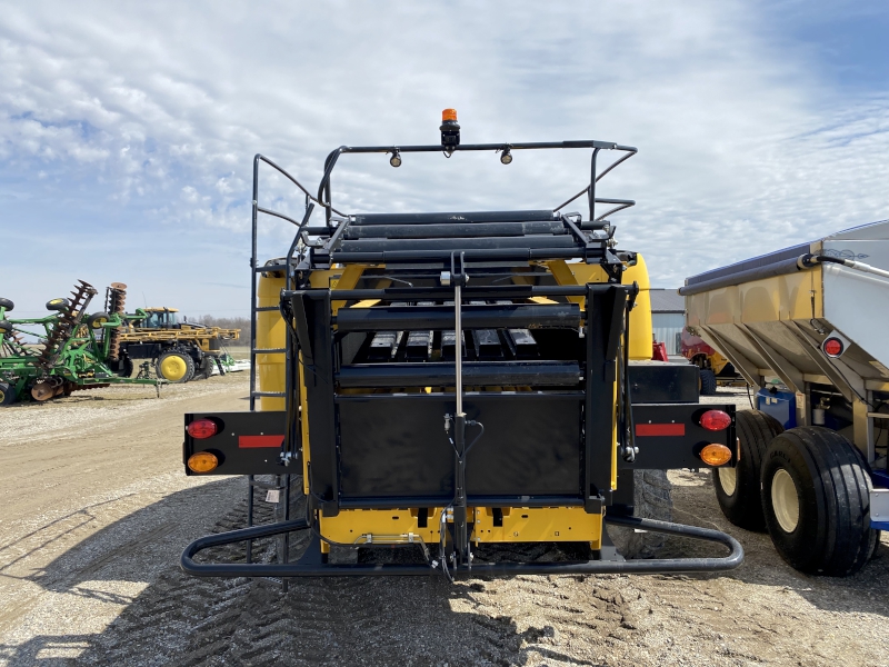 2026 New Holland BB340R PLUS Baler/Big Square