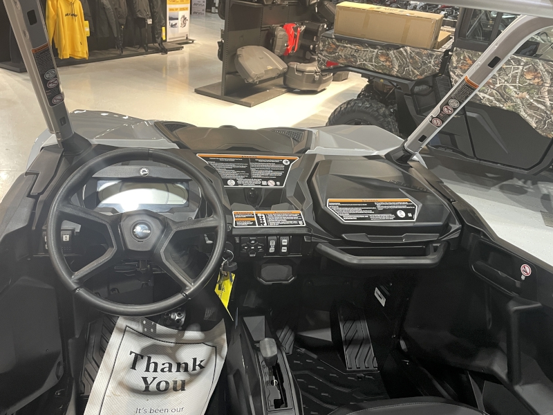2026 Can-Am 6FTA Side by Side