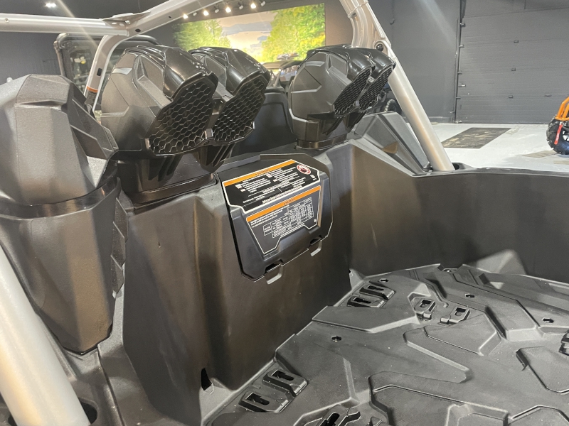 2026 Can-Am 6FTA Side by Side