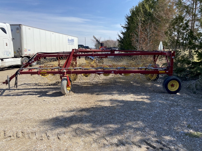 2013 New Holland HT154 Rake