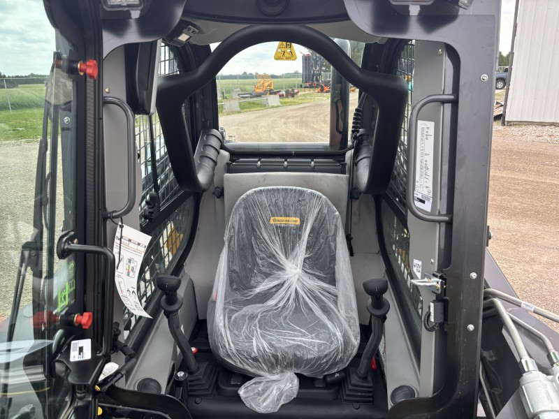 2026 New Holland L320 Skid Steer Loader