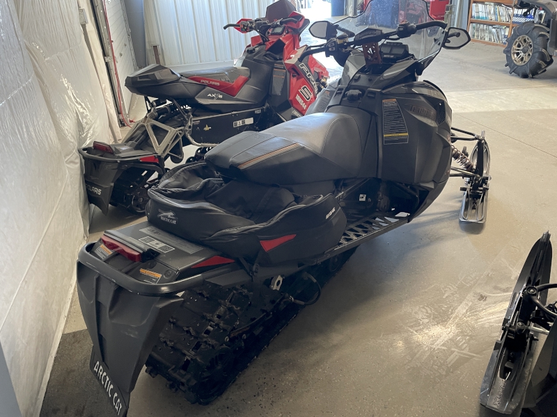 2018 Arctic Cat THUNDERCAT Snowmobile