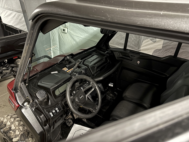 2025 Can-Am DEF LTD 6X6 Side by Side