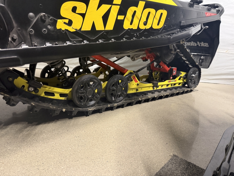 2022 Ski-Doo XRS 900TR Snowmobile