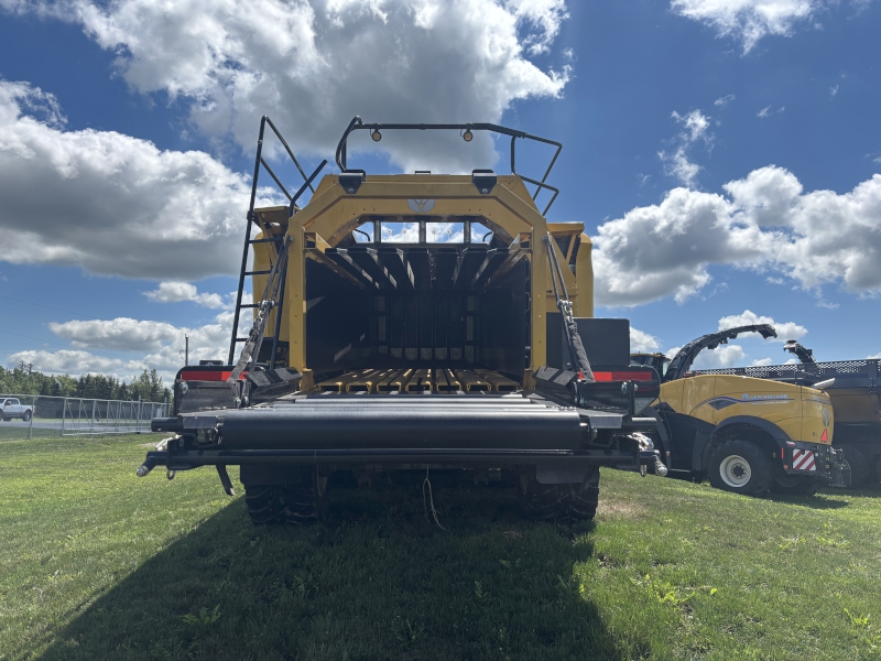 2025 New Holland BB340R HD Baler/Big Square