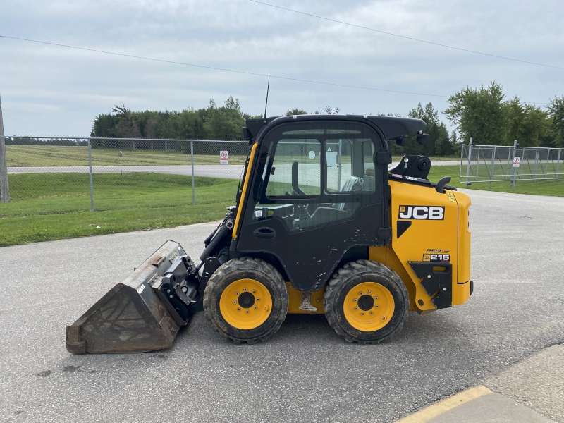 2021 JCB 215W Skid Steer Loader