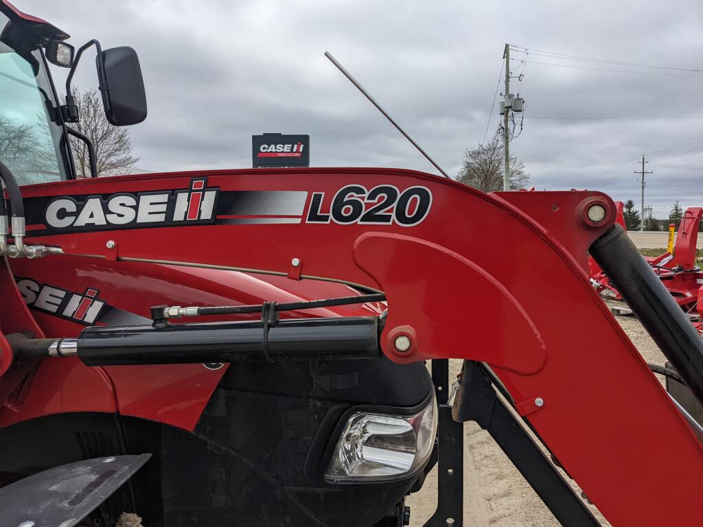 2014 Case IH Farmall 75C Tractor Loader