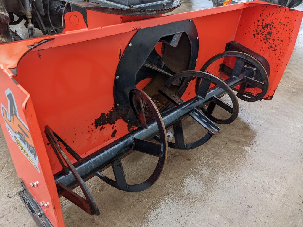 Kubota M7060D Tractor Loader