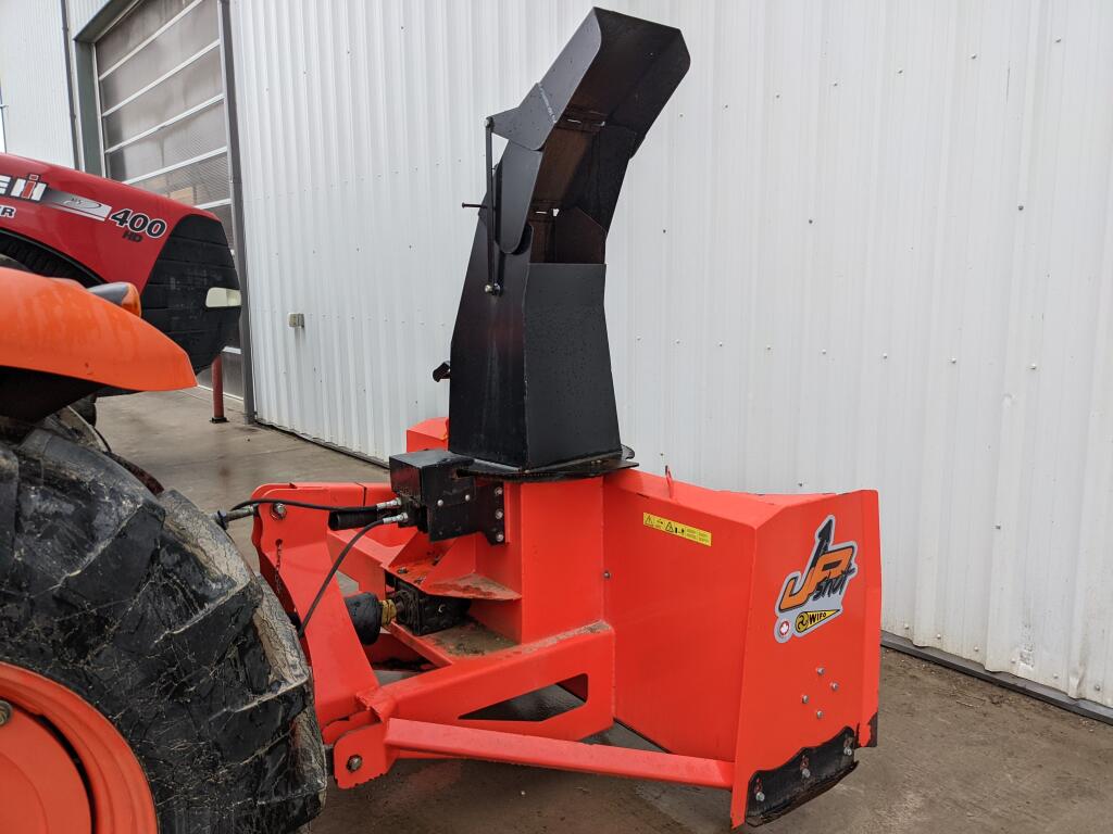 Kubota M7060D Tractor Loader