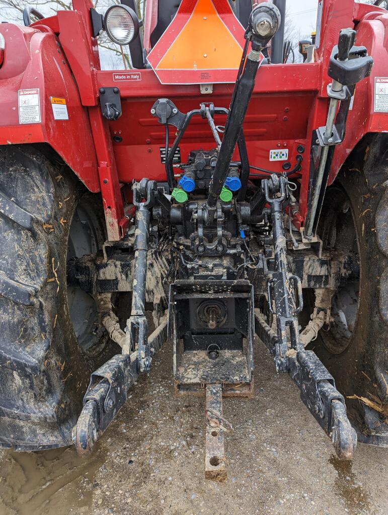 2017 Case IH Farmall 95C Tractor Loader