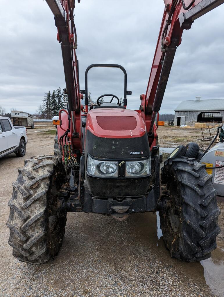 2017 Case IH Farmall 95C Tractor Loader