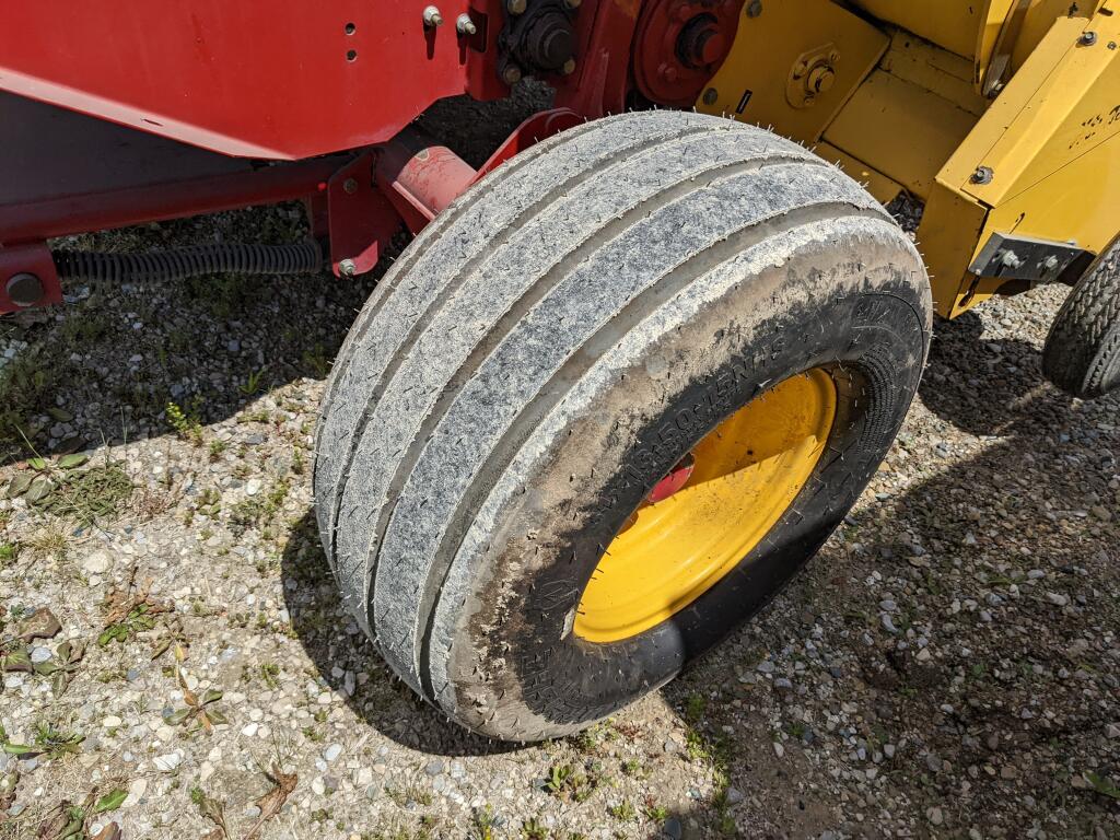 2008 New Holland BR7060 Baler/Round