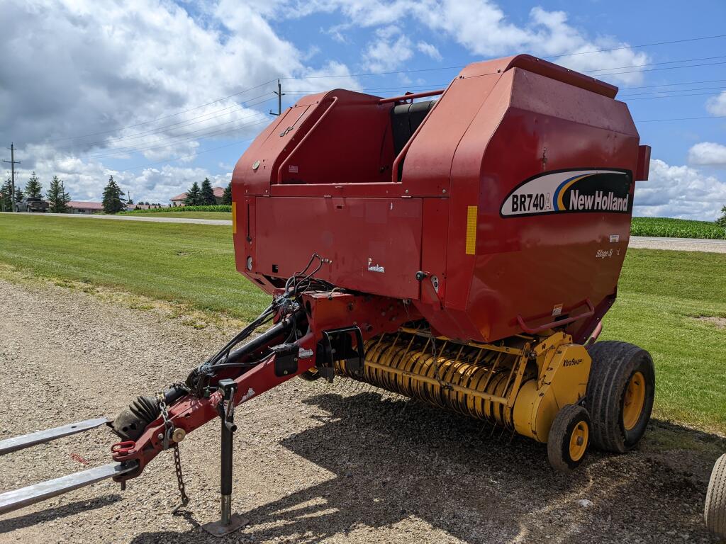 2007 New Holland BR740A Baler/Round