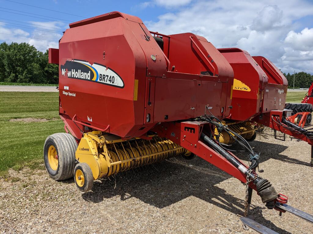 2007 New Holland BR740A Baler/Round