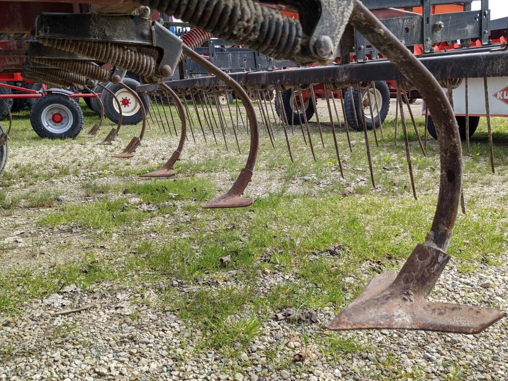 Case IH 4300 Field Cultivator