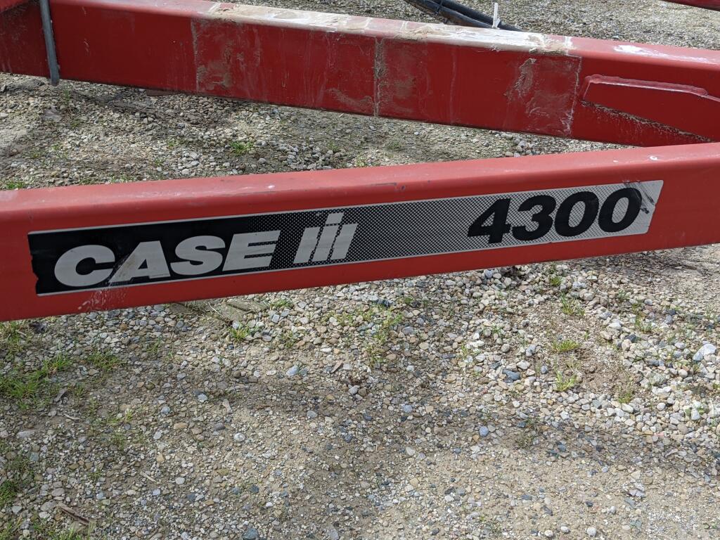 Case IH 4300 Field Cultivator