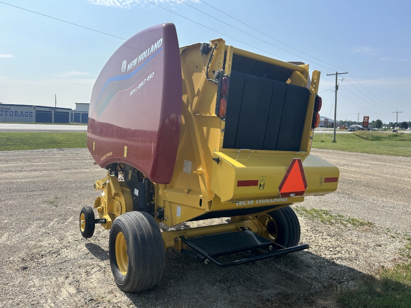 2023 New Holland RB450 Baler/Round