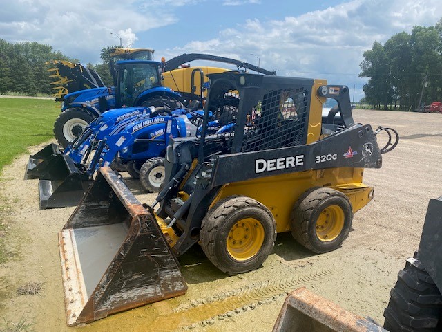 2018 John Deere 320G Skid Steer Loader