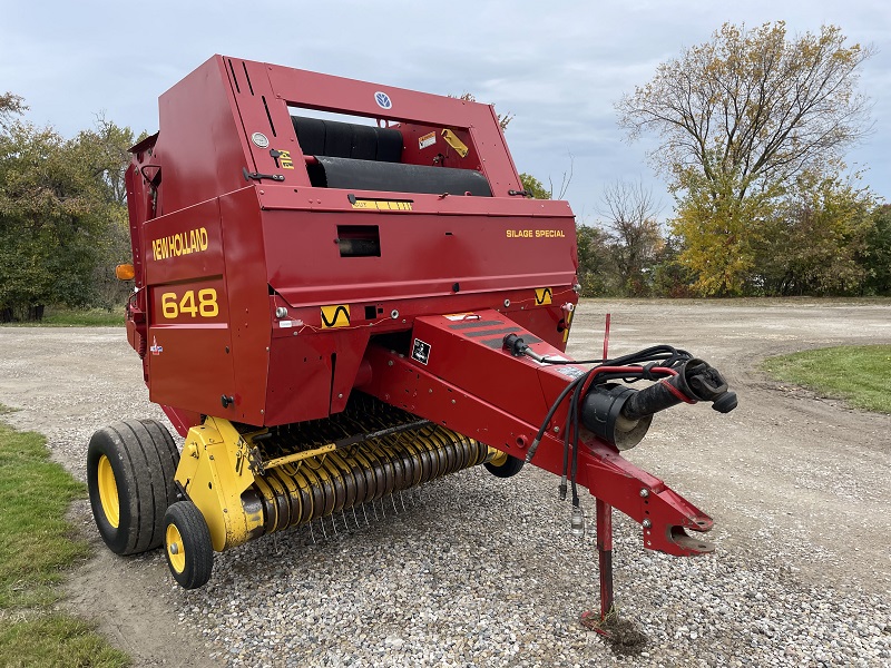 2001 New Holland 648 Baler/Round