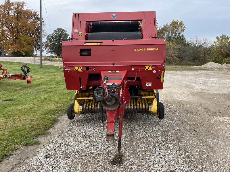 2001 New Holland 648 Baler/Round