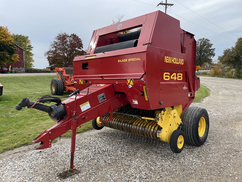 2001 New Holland 648 Baler/Round