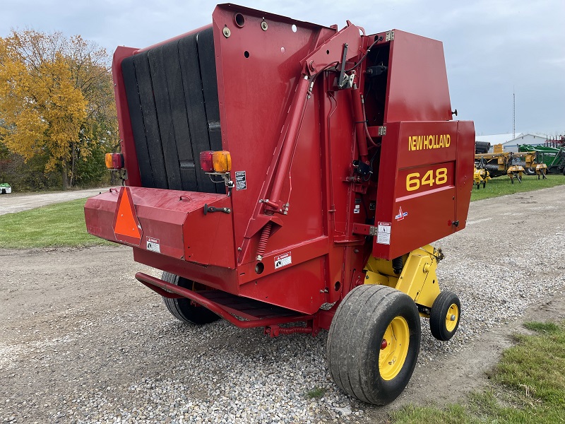 2001 New Holland 648 Baler/Round