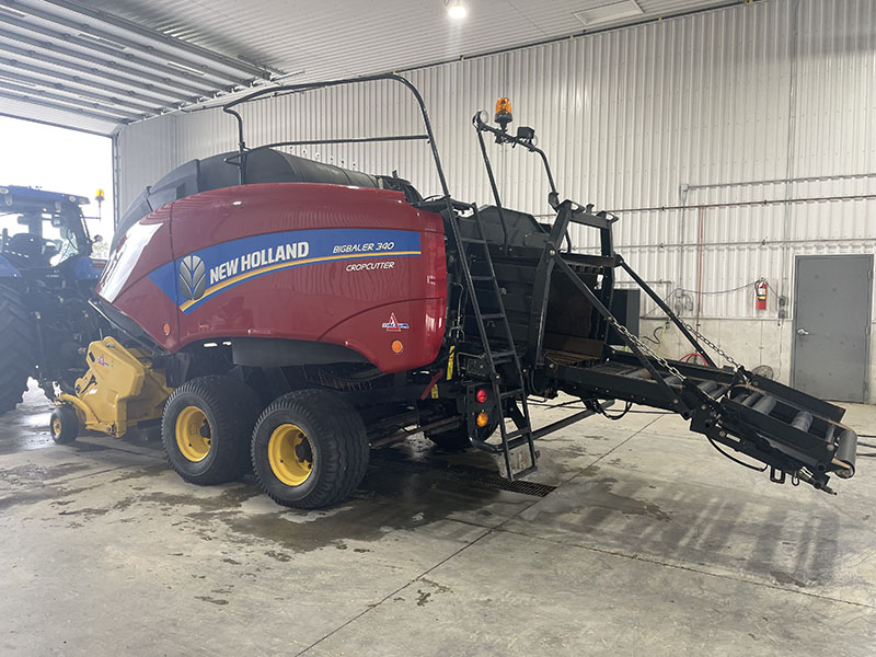 2015 New Holland BIGBALER340 Baler/Big Square