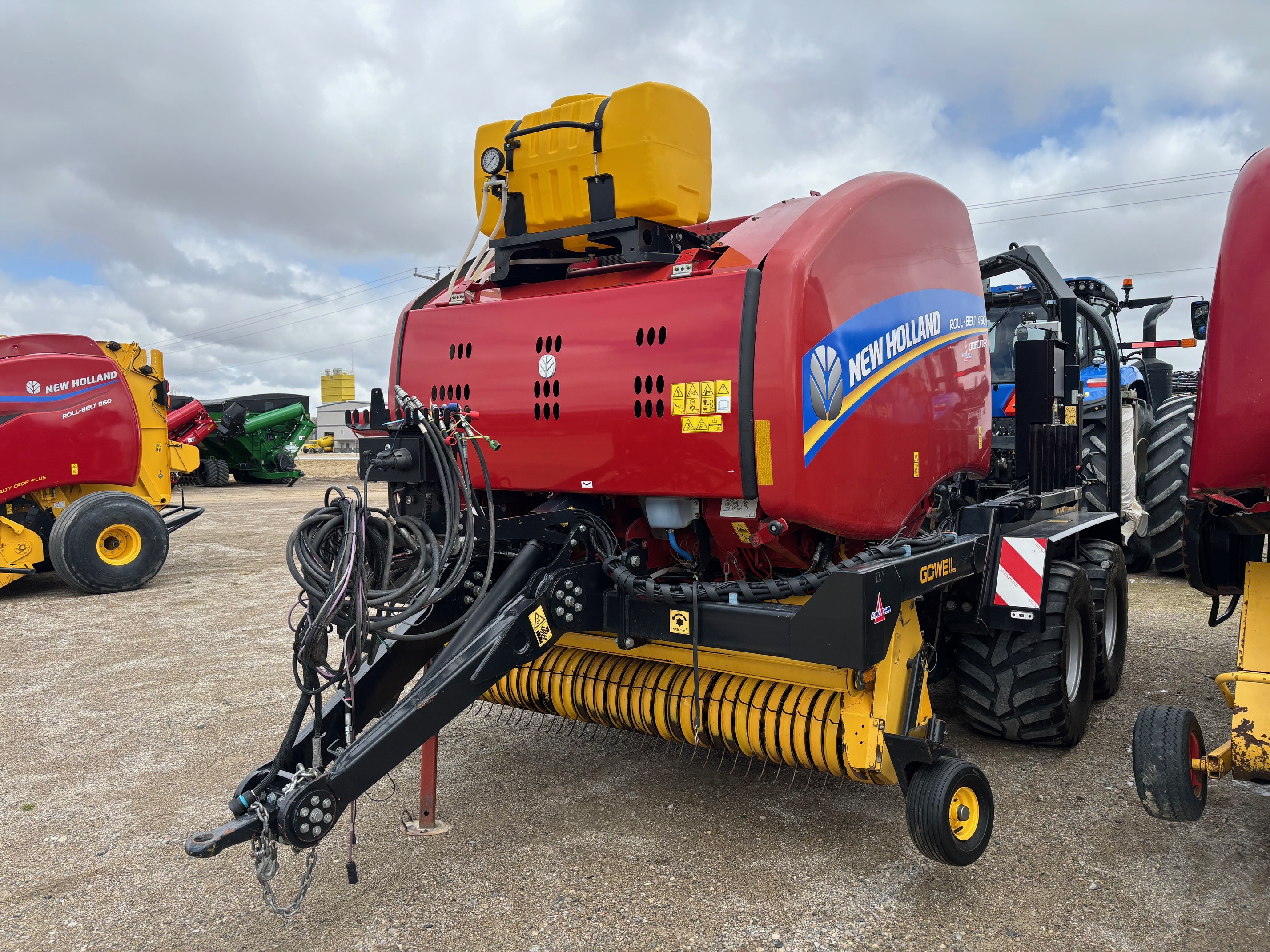 2017 New Holland RB450 Baler/Round
