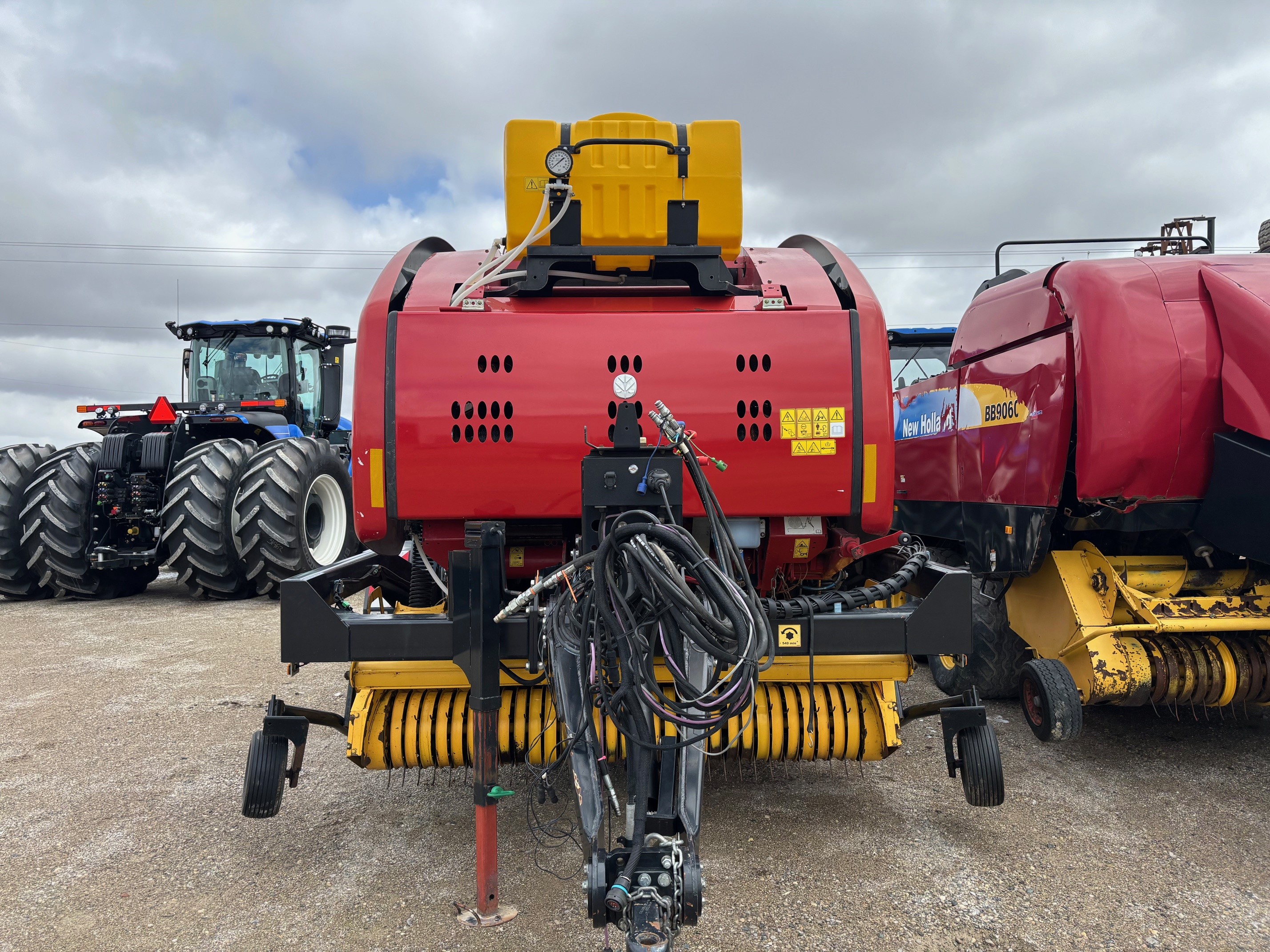 2017 New Holland RB450 Baler/Round