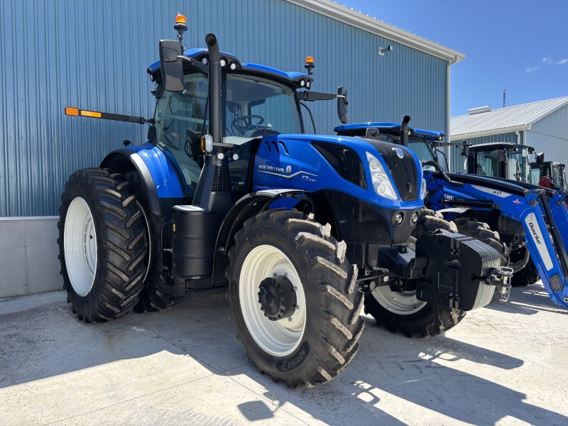 2025 New Holland T7.230 PLMI Tractor