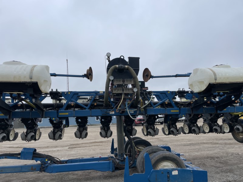 2003 Kinze 3650 Planter