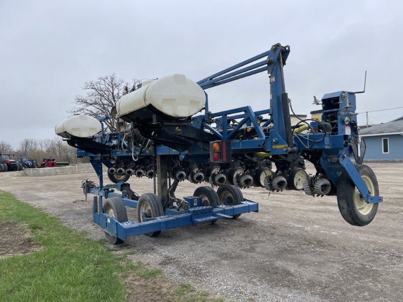 2003 Kinze 3650 Planter