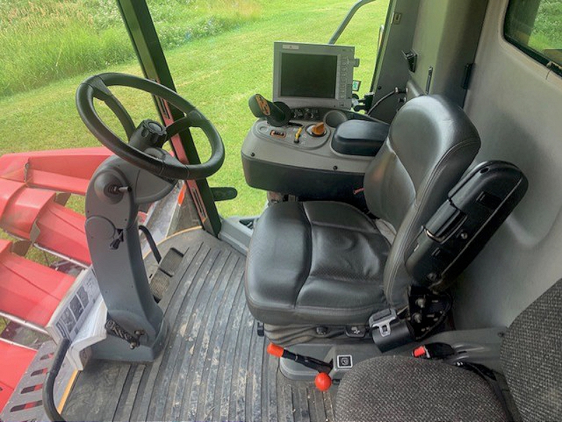 2011 AGCO 670B Combine