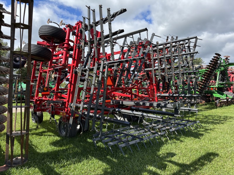 2019 Wil-Rich QX2 42.5' Field Cultivator